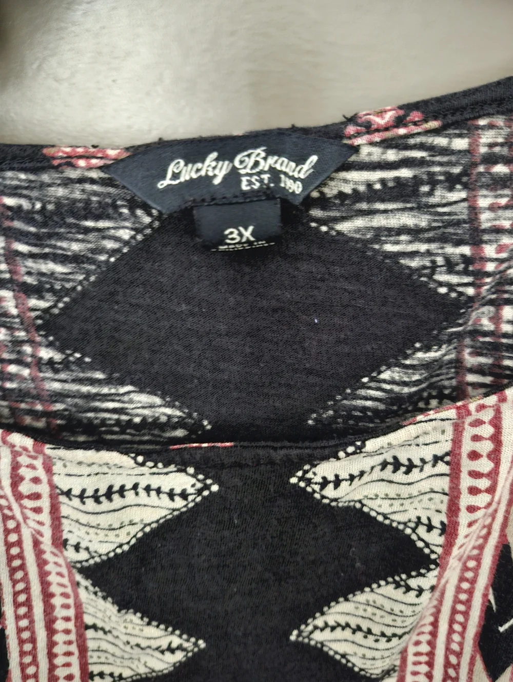 Lucky Brand Plus Size Geometric Print Short Sleeve Top Size 3X - Picture 5 of 5